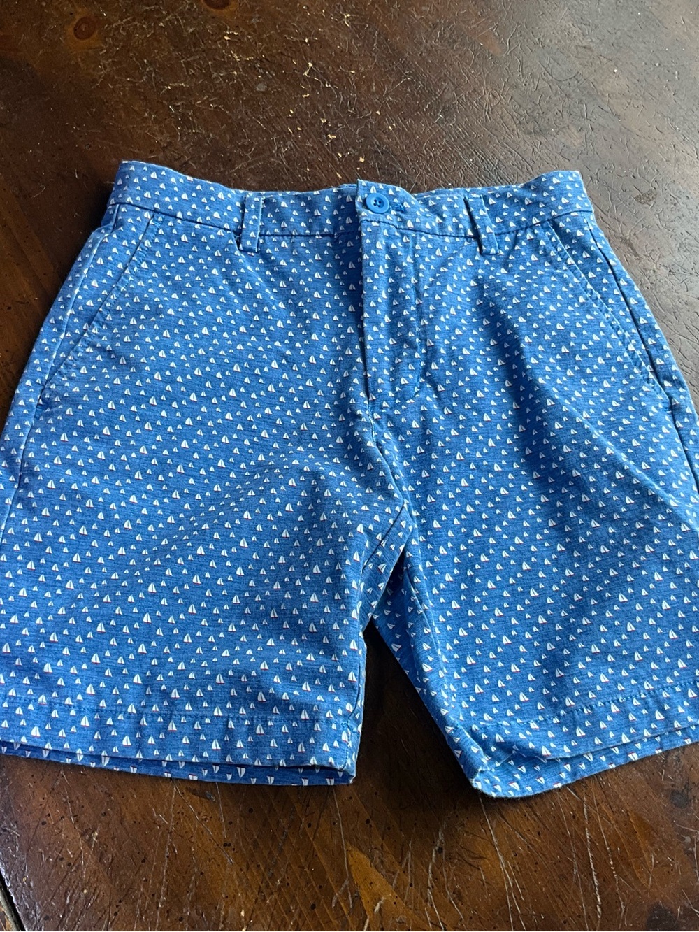 Men’s size 28 vineyard vines performance shorts